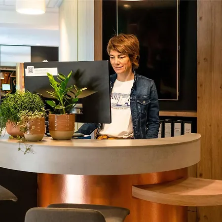 Ibis Styles Centre Hotell 3*