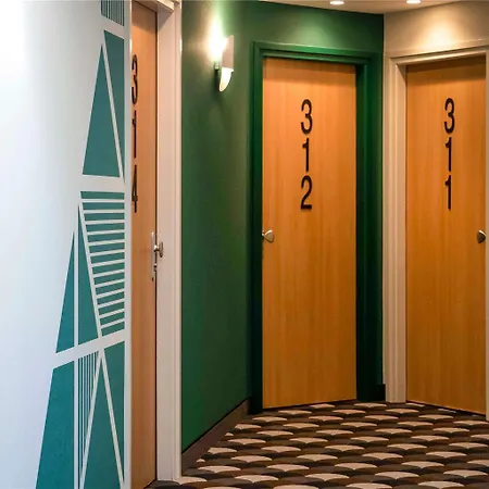 Ibis Styles Centre 3*