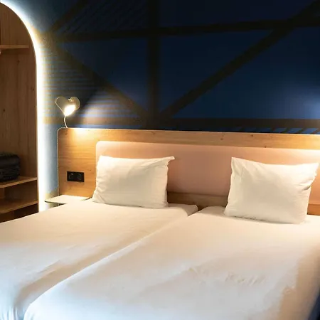 Ibis Styles Centre 3*