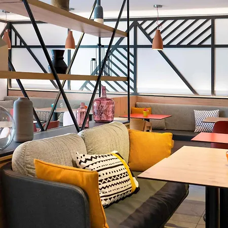 Ibis Styles Centre فندق